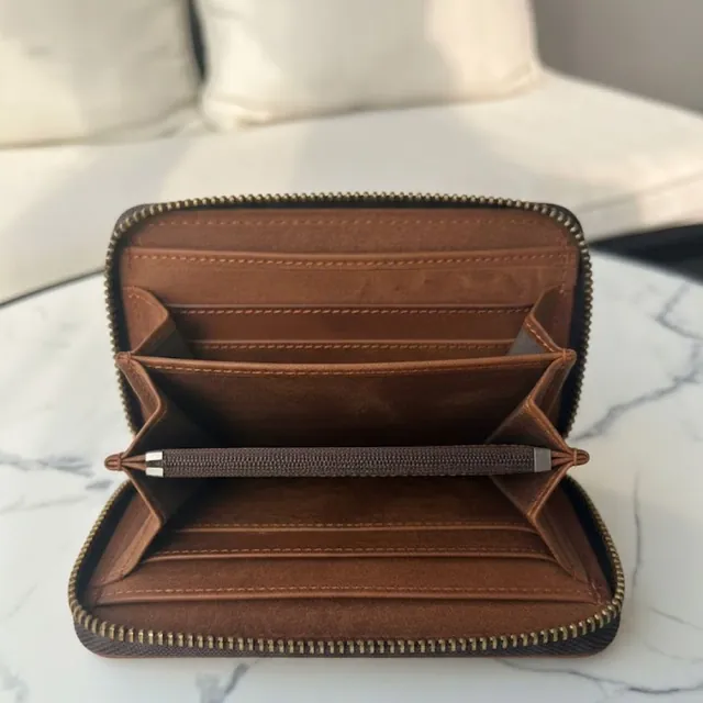 1/products/zip-wallet/zip-wallet-inside